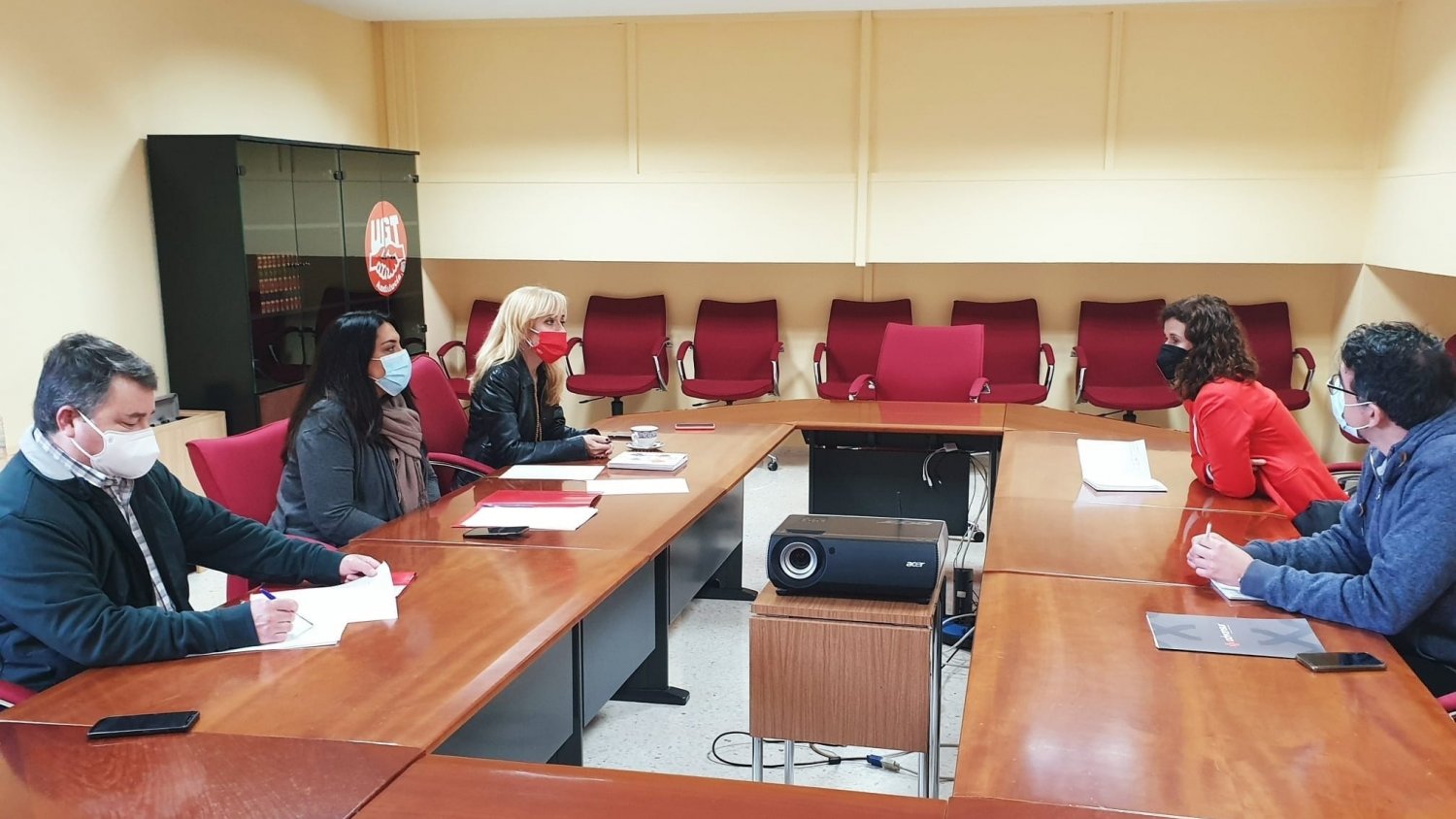 Más País y UGT coinciden en la necesidad de derogar la reforma laboral