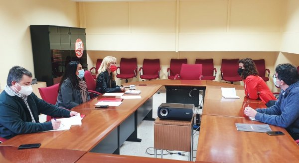 Más País y UGT coinciden en la necesidad de derogar la reforma laboral