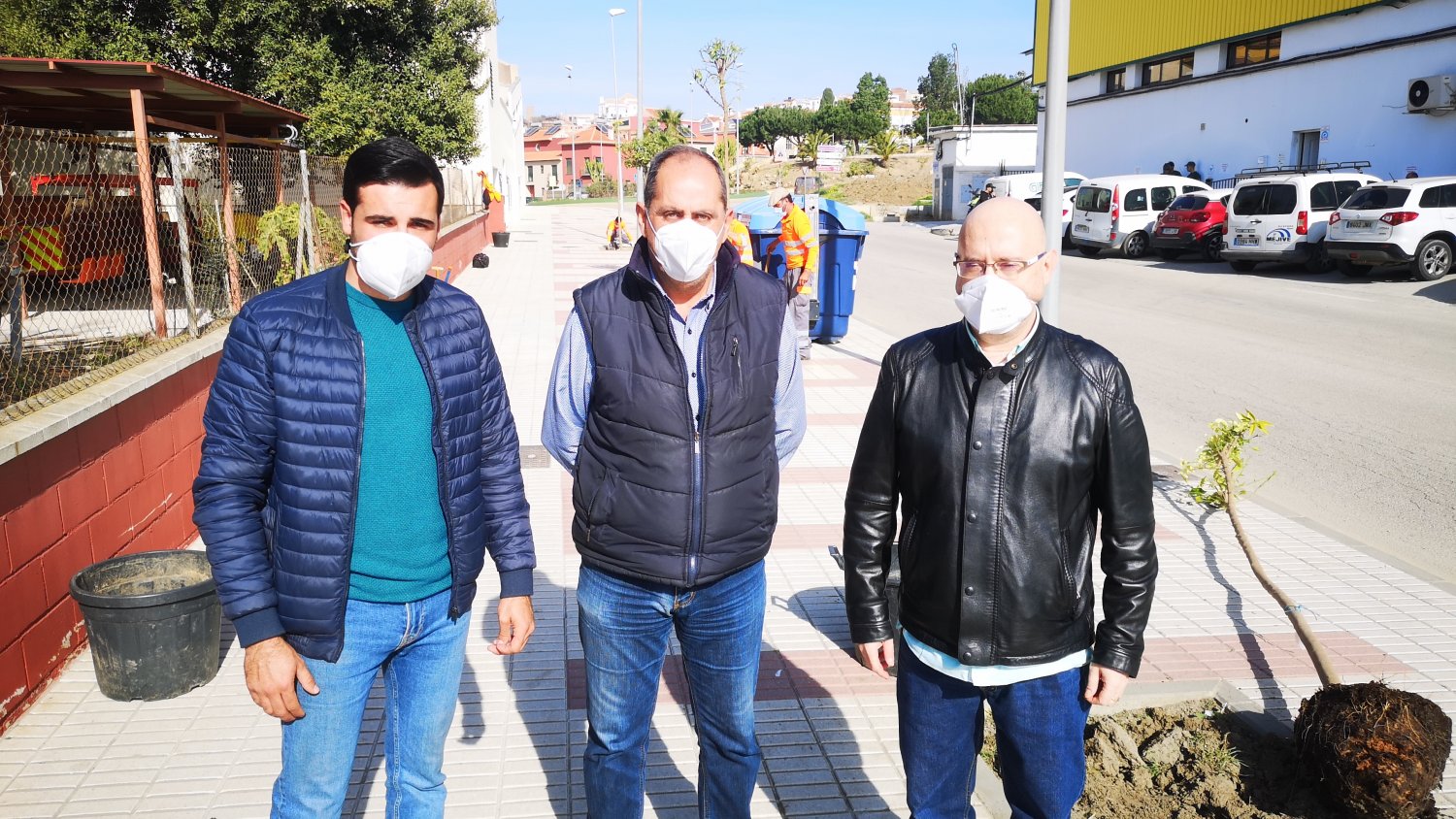Medio Ambiente en Vélez-Málaga continúa con su campaña de reposición de árboles en el municipio
