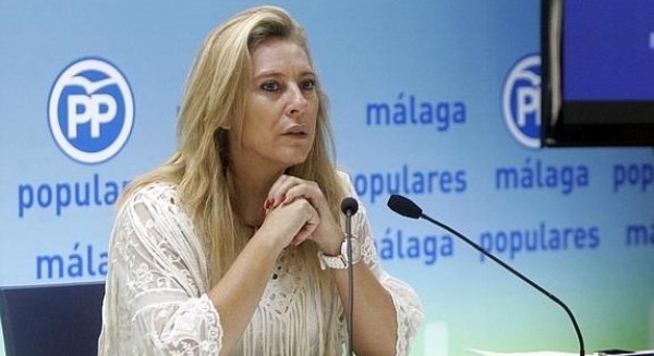 Carolina España exige que dimita la ministra portavoz por negarse a dar explicaciones del caso Isofotón