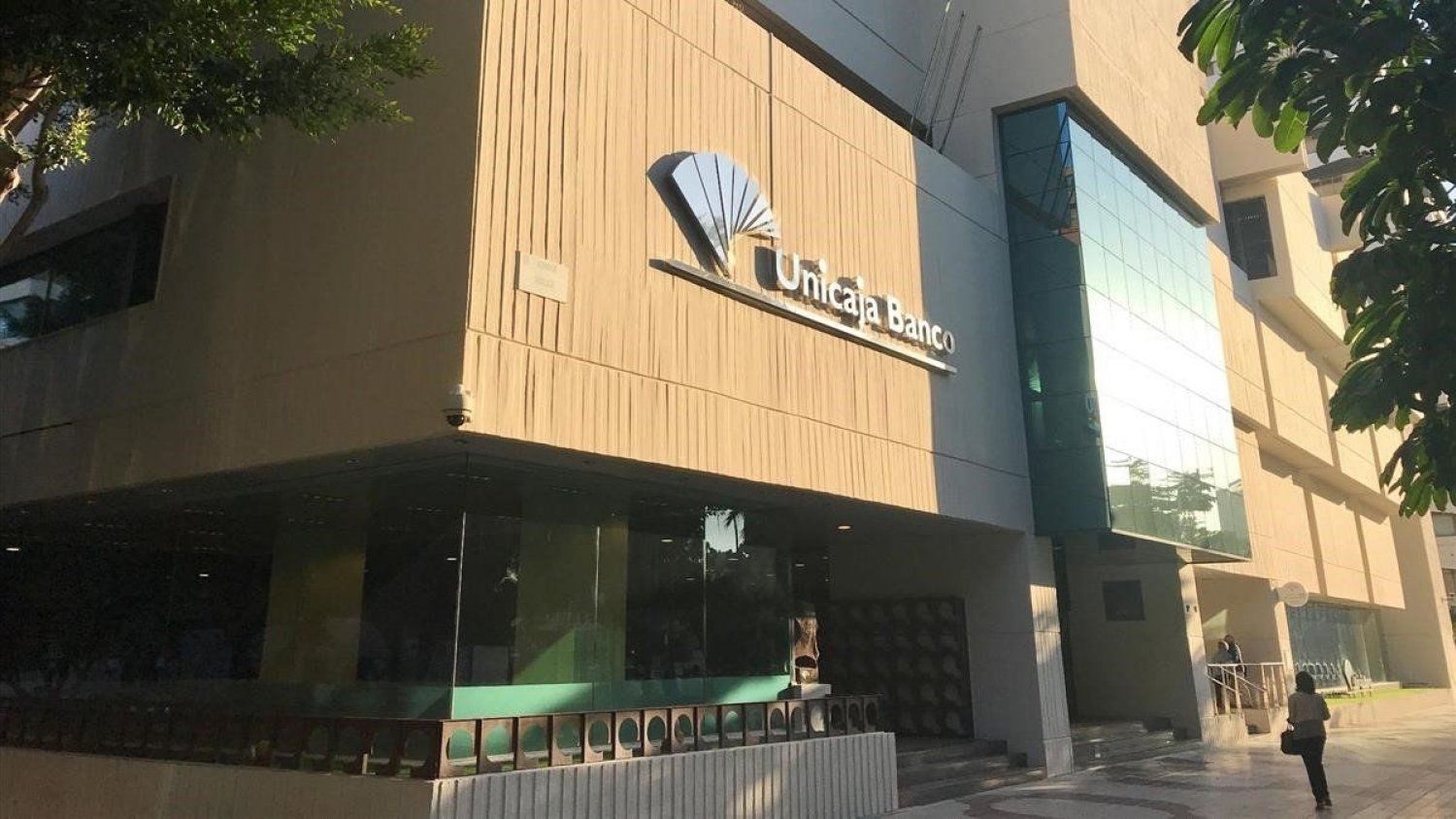 Unicaja firma un acuerdo con el Clúster Smart City para impulsar proyectos en ciudades verdes e inteligentes