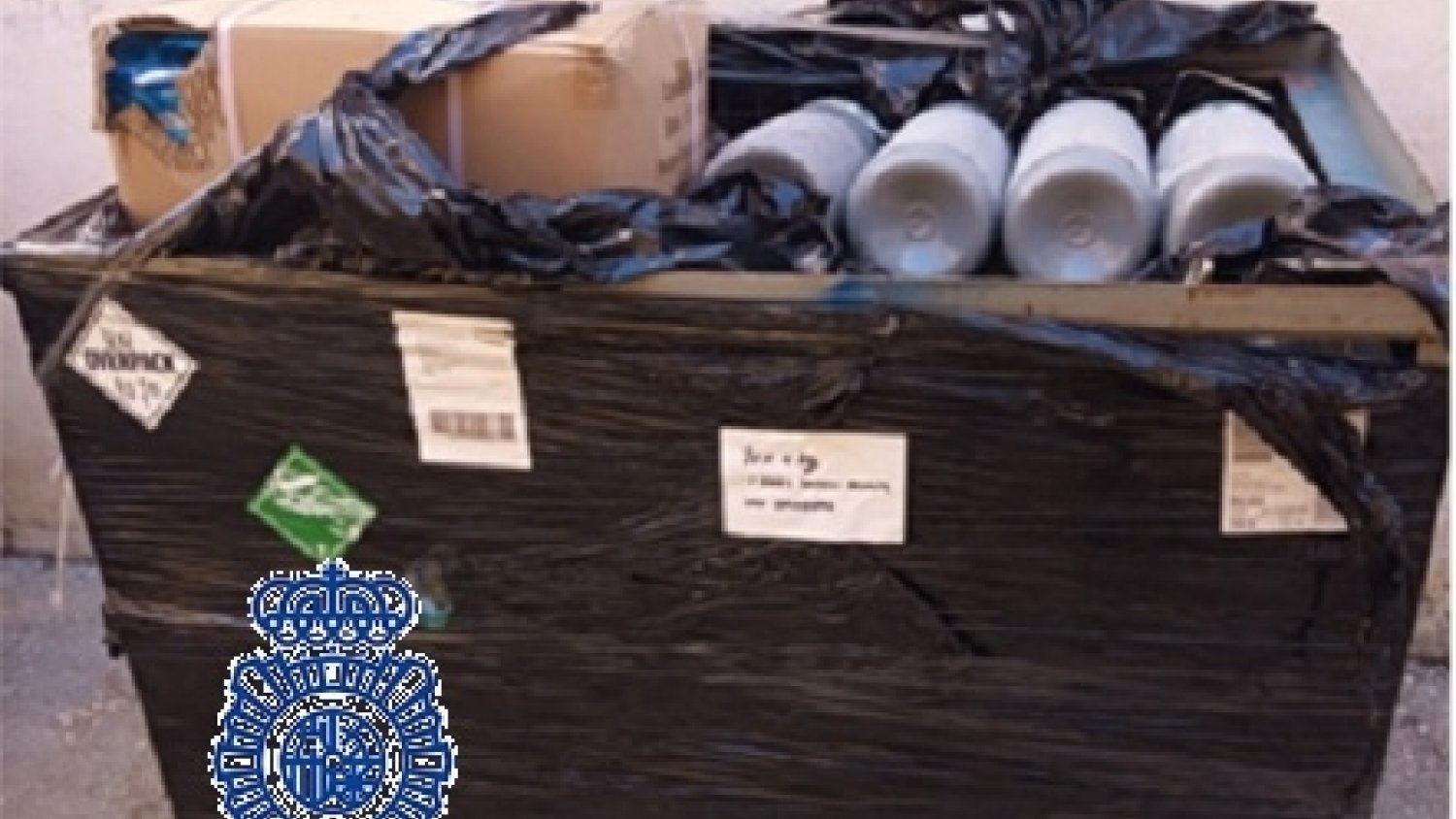 La Policía Nacional detiene en Marbella a cuatro hombres por importación y distribución de `gas de la risa´