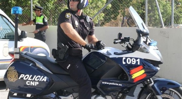 La Policía Nacional detiene a un residente en Benalmádena por ocho robos con fuerza en comercios