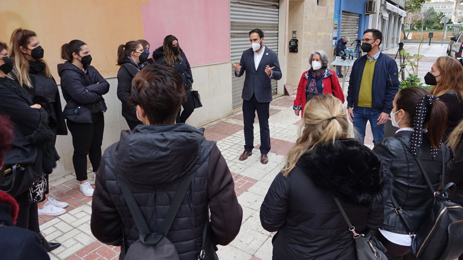 PSOE exige a la Junta que considere como actividad esencial a los centros de belleza y estética