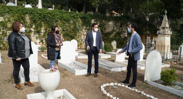 Pérez pide que el Ayuntamiento de Málaga pase a formar parte del Patronato del Cementerio Inglés