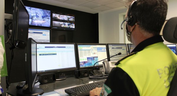 La Policía Local de Fuengirola registra casi 1.200 servicios de auxilio humanitario durante 2020