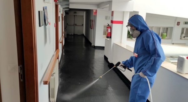 Estepona reactiva el plan de limpieza y desinfección en las residencias de mayores y el centro Aprona