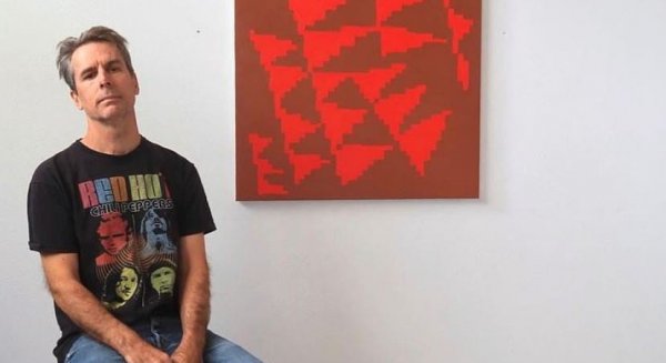 Simon Zabell muestra su último proyecto expositivo 'Club Calypso' en el Museo de Nerja