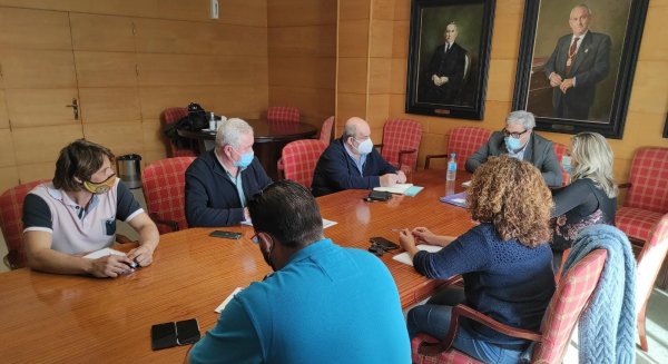 Torremolinos refuerza los trabajos de limpieza en todas las zonas públicas para evitar contagios