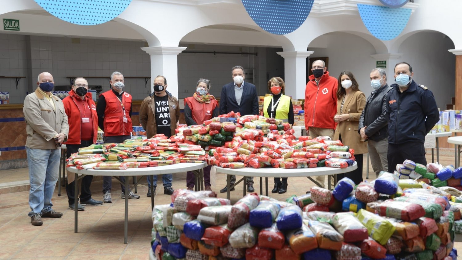 Torremolinos entrega 20 toneladas de alimentos a más de 600 familias con la campaña 'Navidad Solidaria'