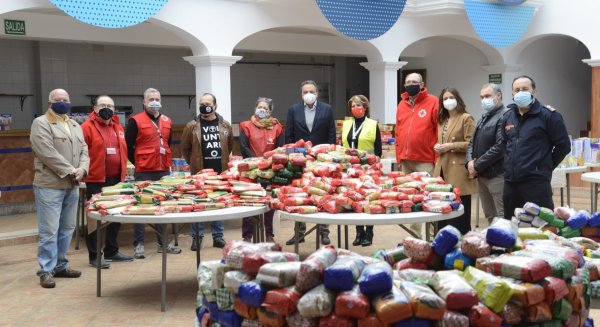 Torremolinos entrega 20 toneladas de alimentos a más de 600 familias con la campaña 'Navidad Solidaria'