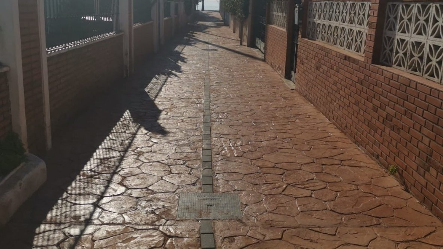 Finalizan las mejoras en infraestructuras y servicio en las calles de Torre de Benagalbón