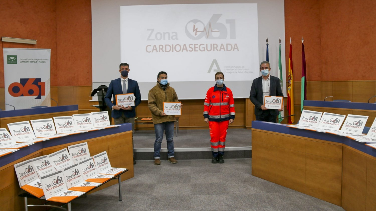 El 061 reconoce 25 zonas cardioaseguradas de las localidades de Estepona y Torremolinos