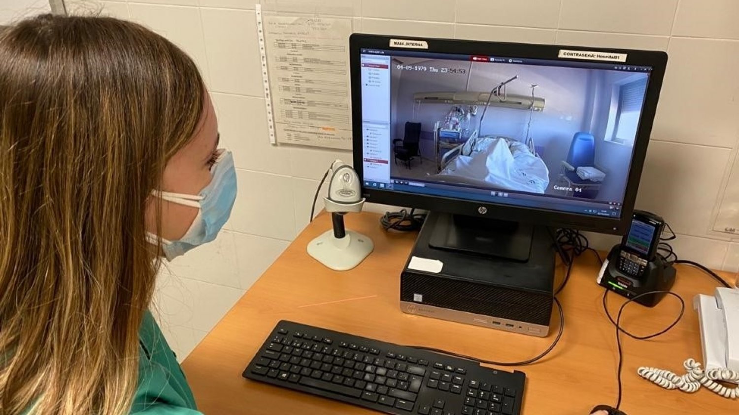 El Hospital de Antequera incorpora un sistema de videovigilancia en las habitaciones para pacientes COVID