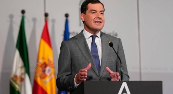 Moreno afirma que Andalucía supera las 82.000 vacunas administradas y tiene capacidad para 15.000 diarias