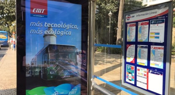 La Junta inicia a final de mes la instalación de 16 marquesinas de autobuses en Málaga