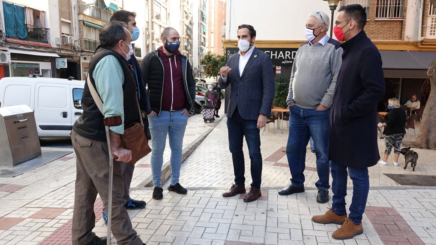 PSOE lamenta que el equipo de De la Torre implante zona azul en Cruz del Humilladero