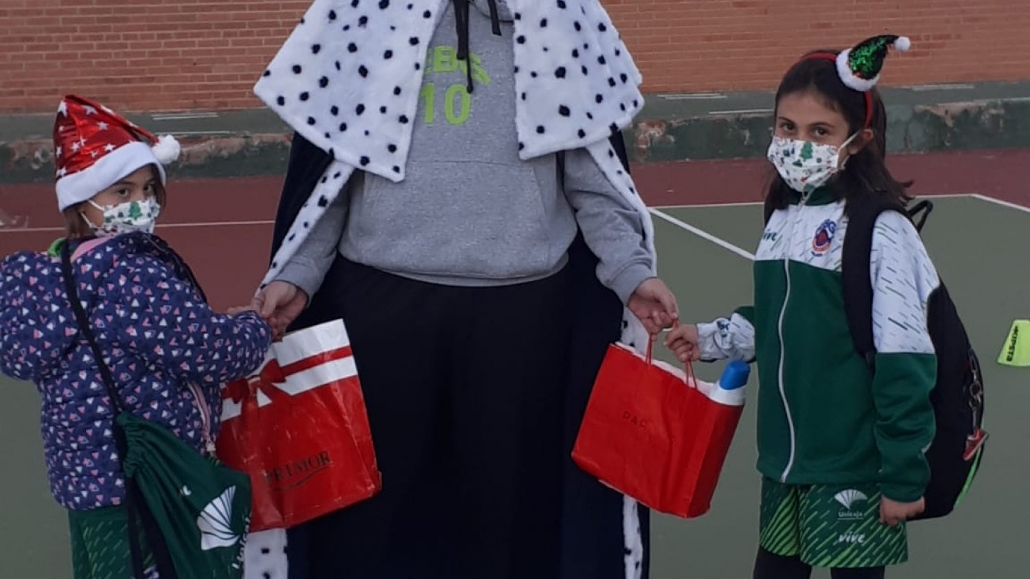 EBG Málaga mantiene su recolecta solidaria de alimentos aunque no hay torneo 3x3 de navidad