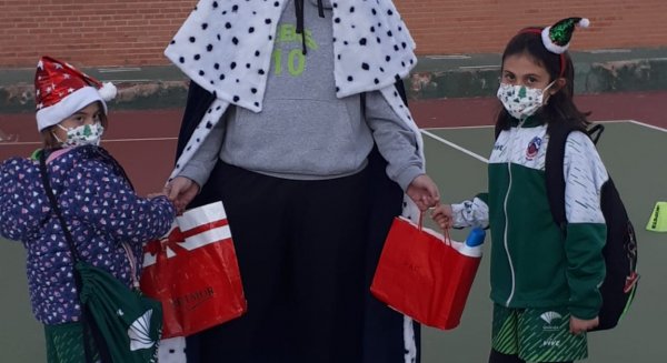 EBG Málaga mantiene su recolecta solidaria de alimentos aunque no hay torneo 3x3 de navidad