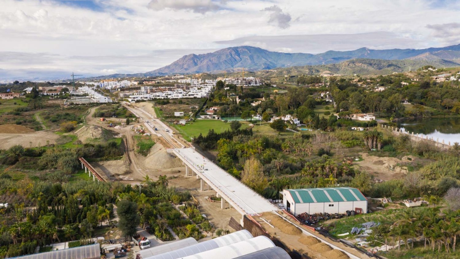 Las obras del puente y pasarela peatonal de Estepona para conectar la zona norte están al 75%