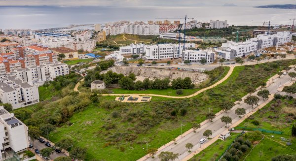 Estepona aprueba la cesión de una parcela en Las Mesas para la construcción de una nueva Comisaría