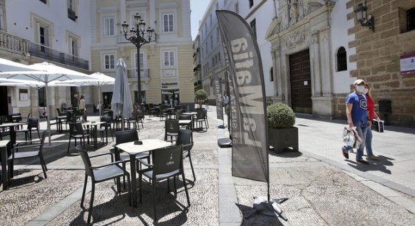 Málaga aprueba la concesión de cinco millones de euros a ayudas pymes y hosteleros afectados por el COVID