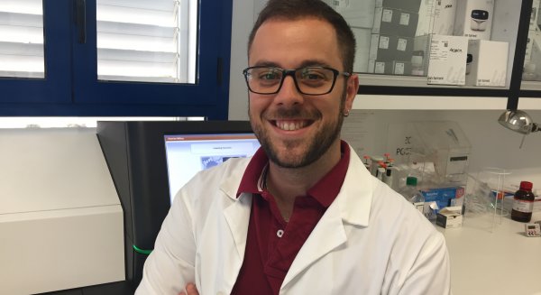 El Dr. Iñaki Comino renueva el Premio Carmen Lavigne Hinojosa por segundo año consecutivo