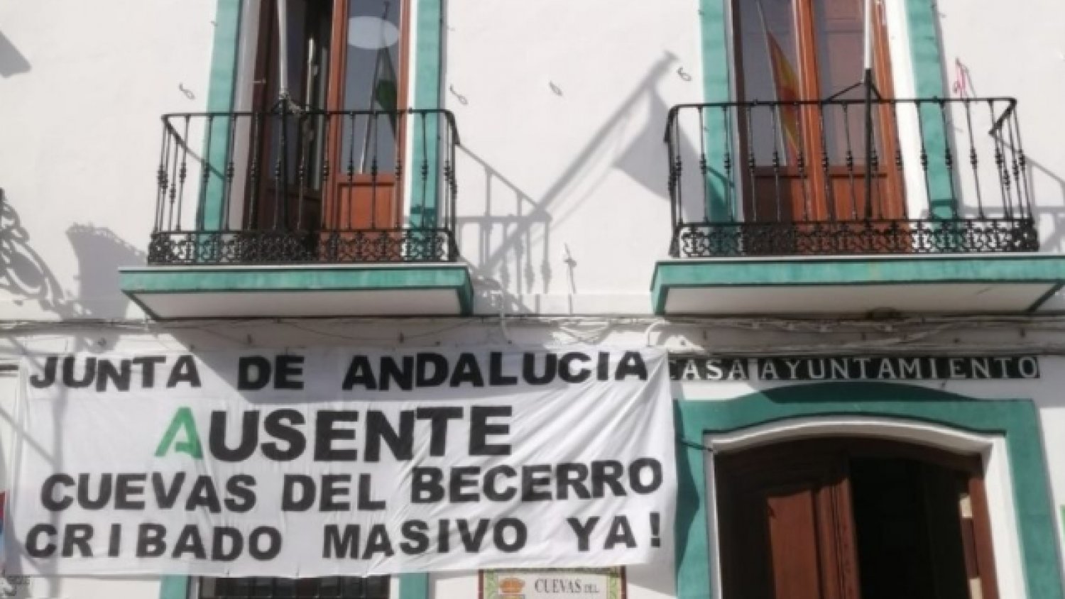 Ahumada critica a la Junta que no haya comunicado a Cuevas del Becerro la actuación del cribado masivo