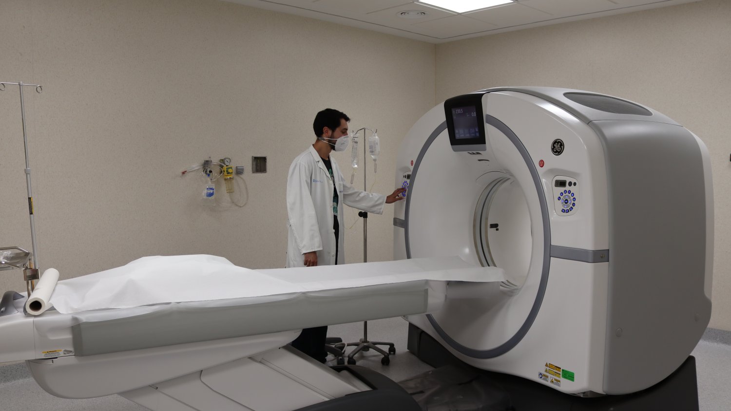 El Hospital Civil incorpora un TAC que hará más de 10.000 estudios diagnósticos al año