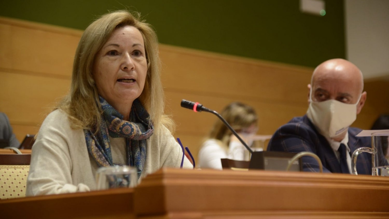 Torremolinos atiende por teléfono a más de 100 personas mayores diarias desde el inicio de la crisis sanitaria
