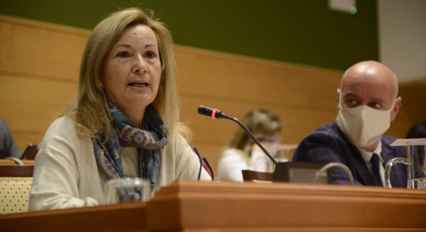 Torremolinos atiende por teléfono a más de 100 personas mayores diarias desde el inicio de la crisis sanitaria