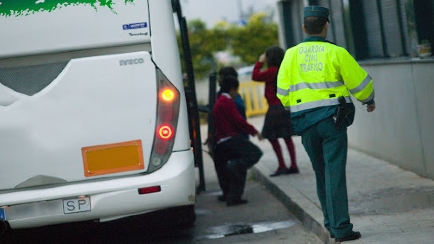 La DGT intensifica las inspecciones en el transporte escolar