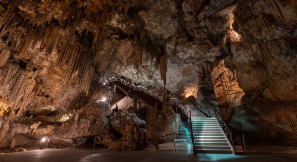 La Cueva de Nerja finaliza el 2022 con más de 436.000 visitantes