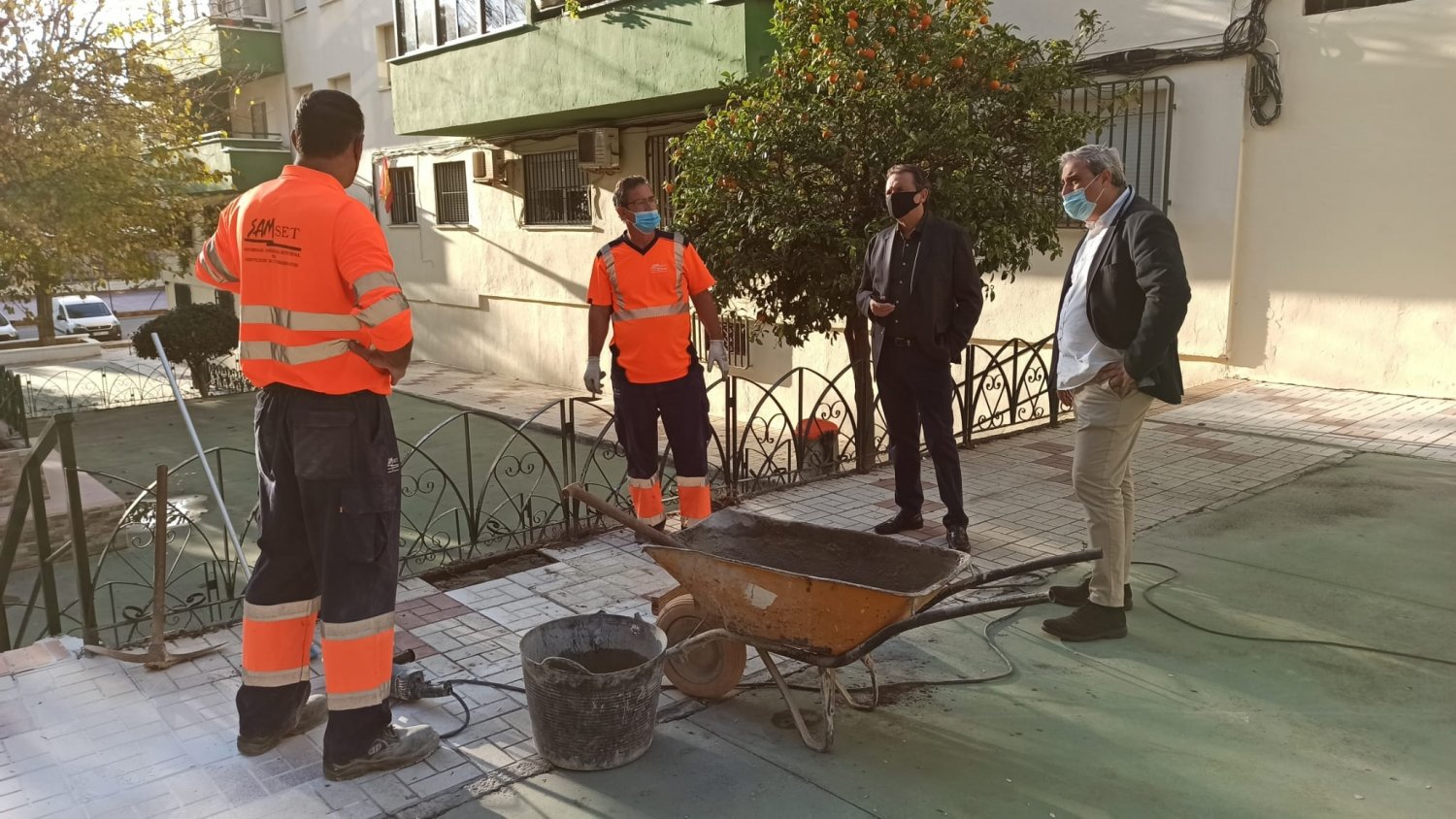 El Ayuntamiento de Torremolinos realiza mejoras en el barrio de La Marcha Verde