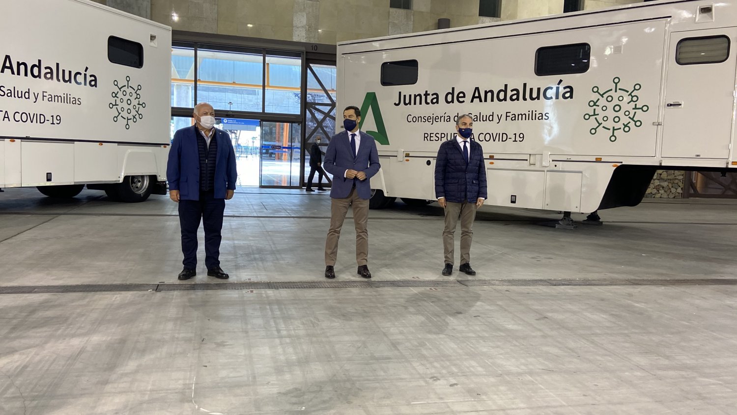 La Junta de Andalucía refuerza el cribado de test en la comunidad con un lote de ocho unidades móviles