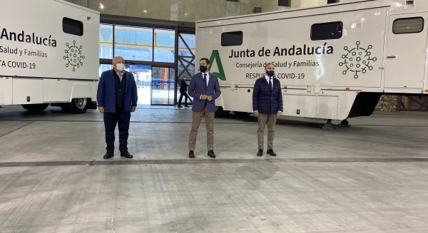 La Junta de Andalucía refuerza el cribado de test en la comunidad con un lote de ocho unidades móviles