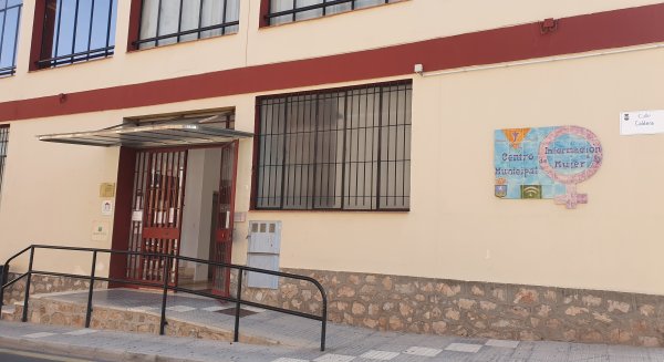 PSOE critica que el Ayuntamiento de Alhaurín haya dejado de invertir casi 600.000 en Servicios a la Mujer