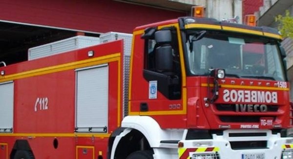 Urbanismo inspecciona el bloque incendiado en Fuengirola para valorar si es habitable