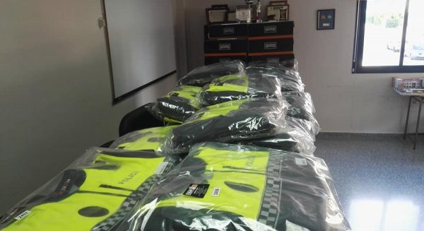 El Ayuntamiento de Rincón de la Victoria renueva la uniformidad integral y el equipamiento de la Policía Local
