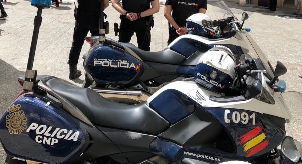 La Policía Nacional detiene en Málaga a un hombre por apuñalar a su padre en un glúteo