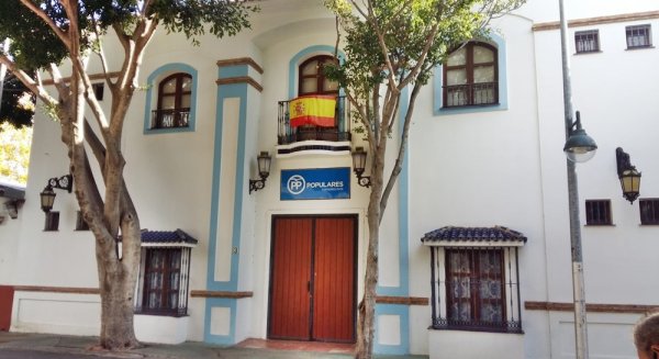 El PP de Torremolinos crea un almacén de productos de primera necesidad para los vecinos vulnerables