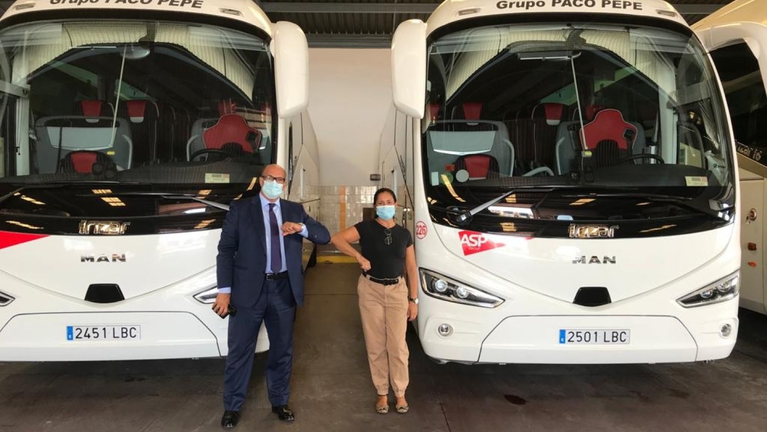 Autobuses Paco Pepe renueva con “Balonmano Trops Ciudad de Málaga” como transportista oficial
