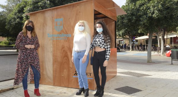 El Ayuntamiento de Torremolinos renueva los puestos de castañas para favoreces a los vendedores
