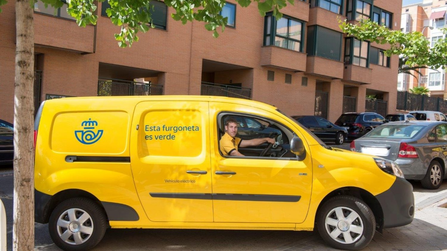 Correos amplía su flota con seis nuevos coches eléctricos en la provincia de Málaga