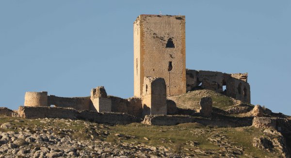 Diputación invierte 300.000 euros en la restauración de las estructuras medievales del Castillo de Teba