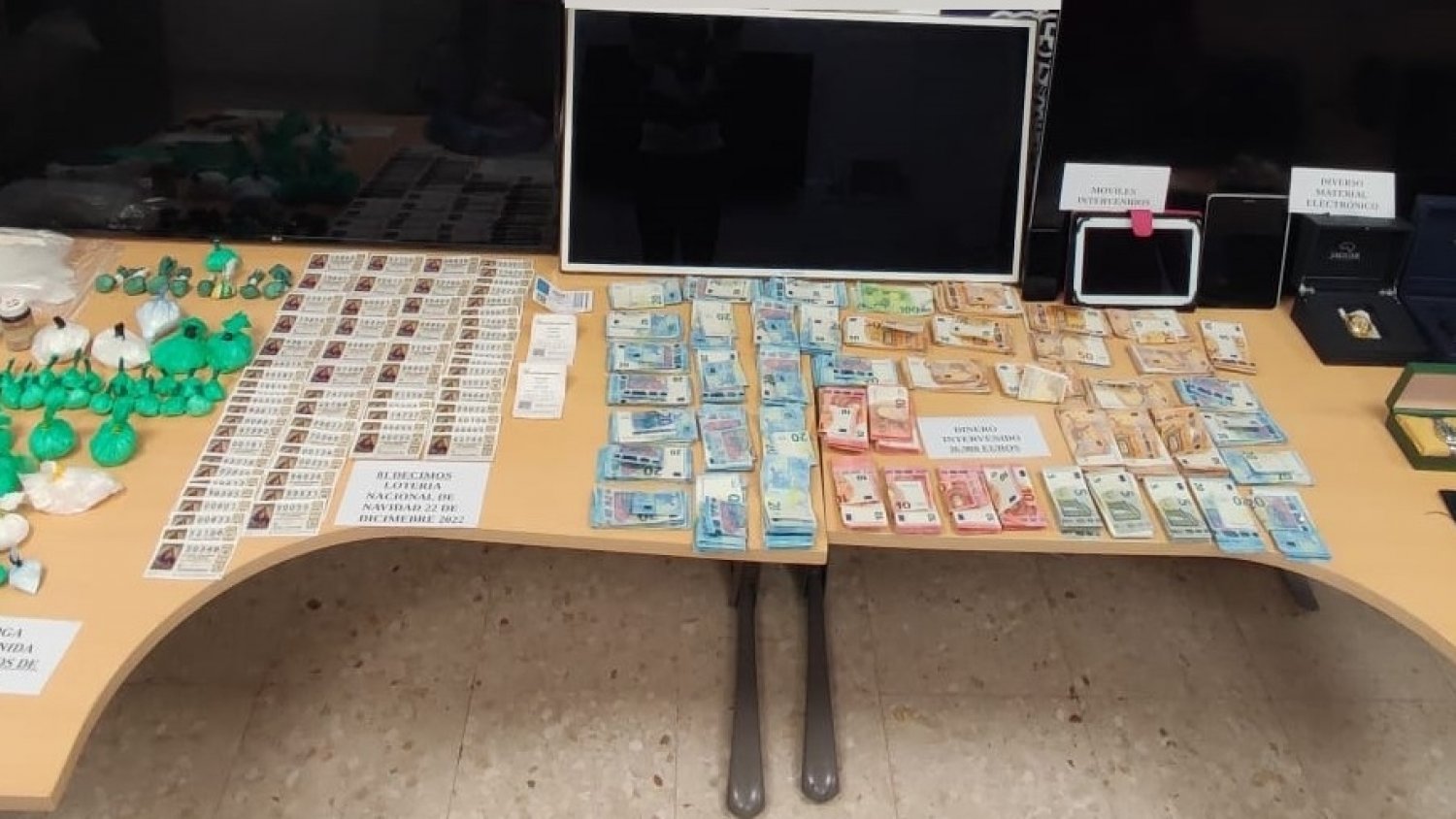 La Policía Nacional desarticula un punto de venta de cocaína activo y detiene al presunto distribuidor