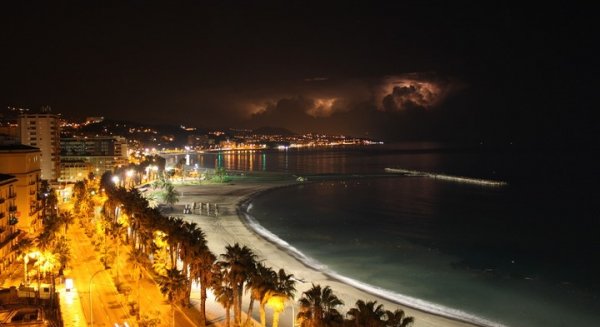 El 112 recibe una treintena de llamadas en Málaga por los daños ocasionados por las lluvias y el viento
