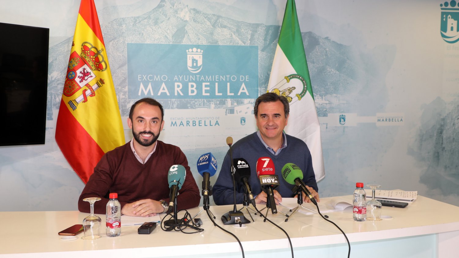 Marbella anuncia que aplicará la reducción estatal del 50% en los bonos de transporte público