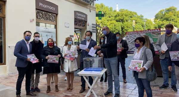 PSOE y Adelante Andalucía demandan una consulta ciudadana para el futuro de la Plaza de la Merced