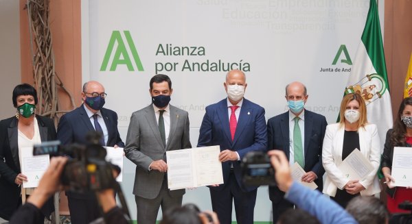 Moreno preside el acuerdo con sindicatos para reforzar la enseñanza concertada con más de 1.300 docentes